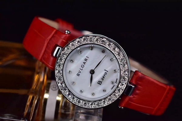 ブルガリ時計正面デザイン